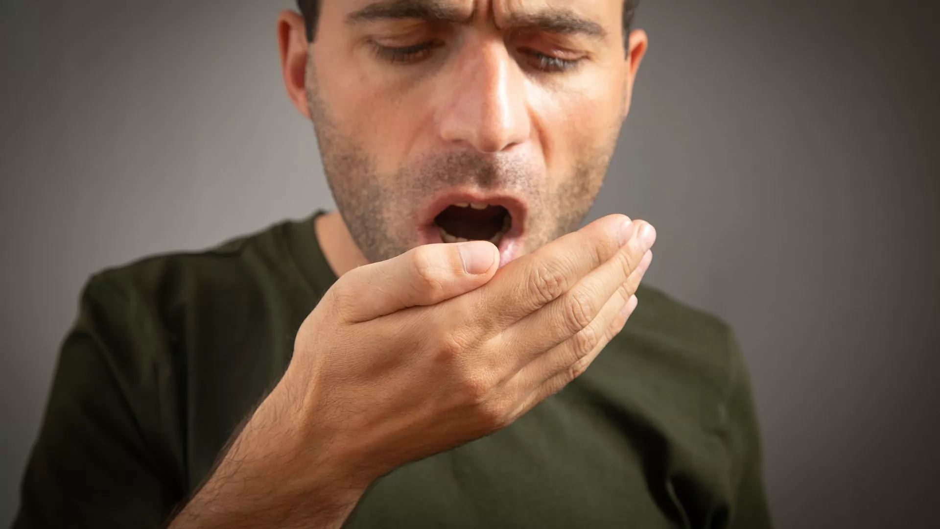 Riecht der Atem nach Azeton kann dies ein Symptom für Diabetes sein.