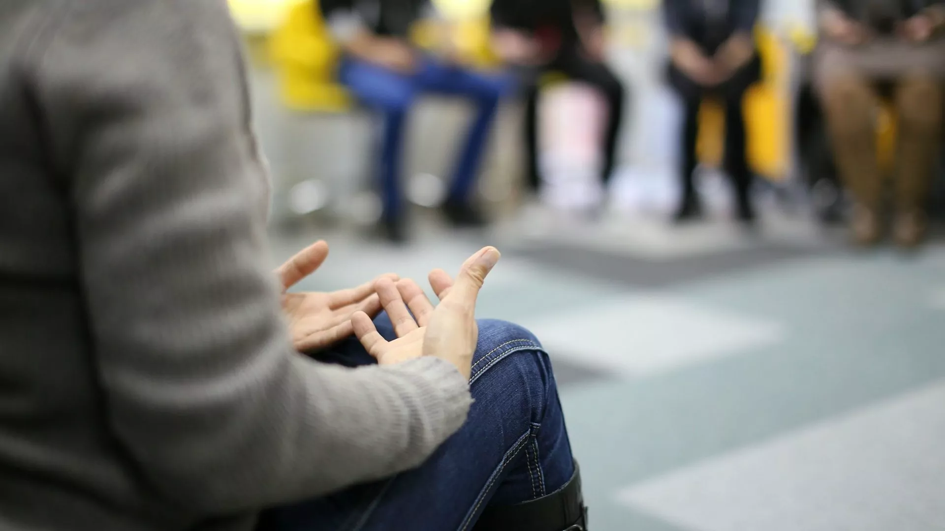 Die psychosomatische Behandlung in einer Klinik ist bei den Weichteilrheuma Betroffenen häufig sehr hilfreich.