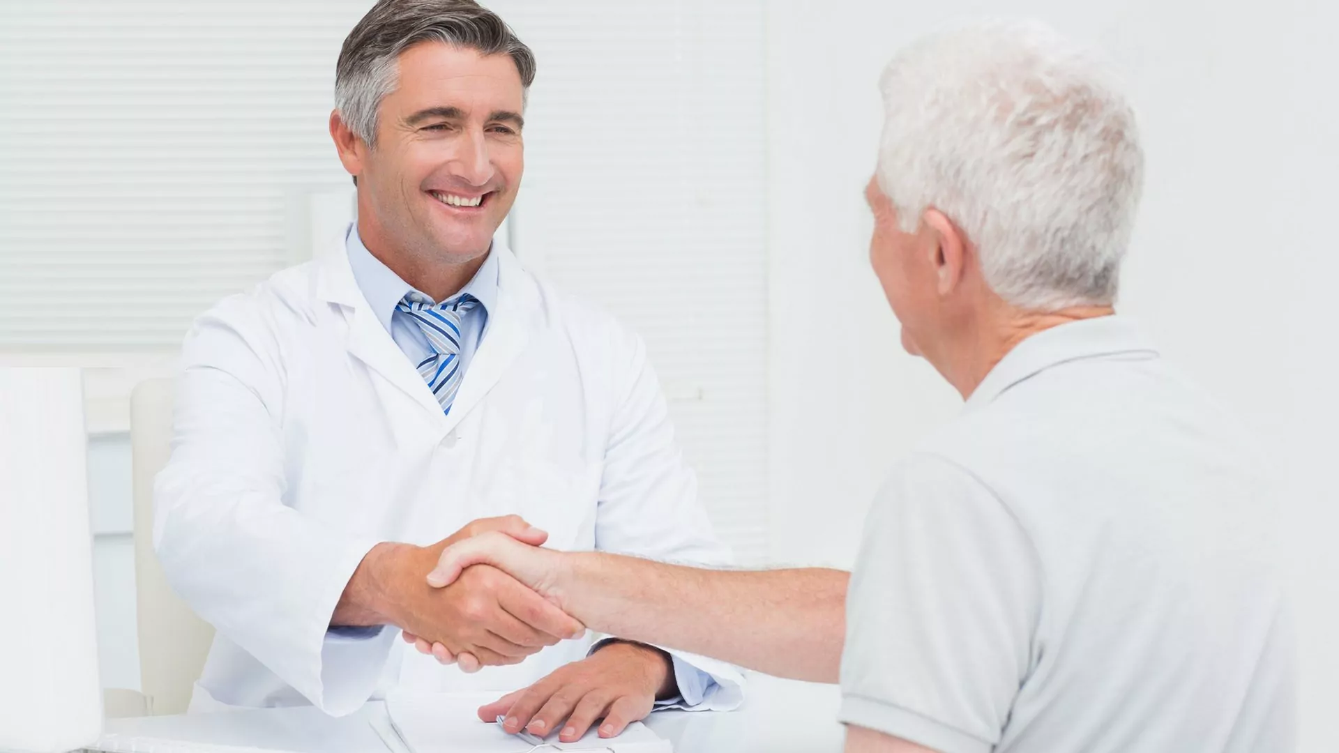 Das Gespräch mit dem Arzt ist der erste Schritt beim erfolgreichen Bentragen einer Kur- oder ggf. AHB-Maßnahme.